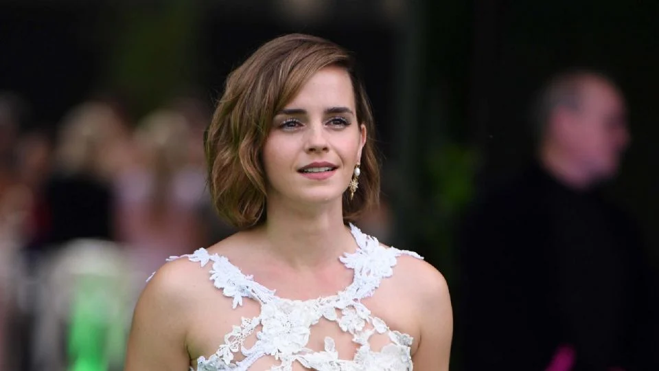 Sancionan a Emma Watson: suspenden su licencia seis meses por manejar a exceso de velocidad
