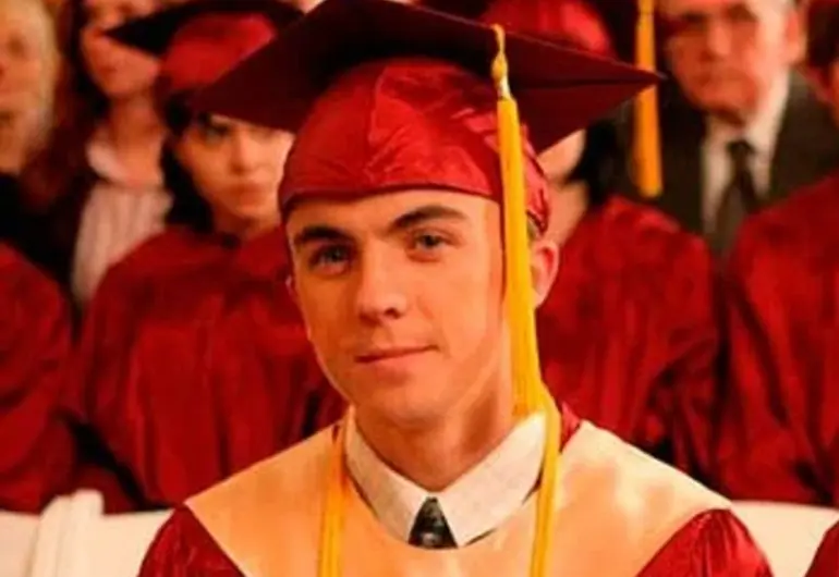 Estudiante repite discurso de Malcolm el de en medio en graduación y se vuelve viral