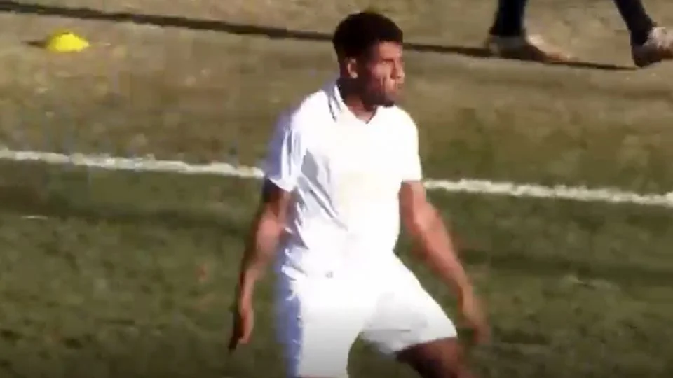 Futbolista brasileño celebra un gol como Cristiano Ronaldo y sufre grave lesión en la rodilla