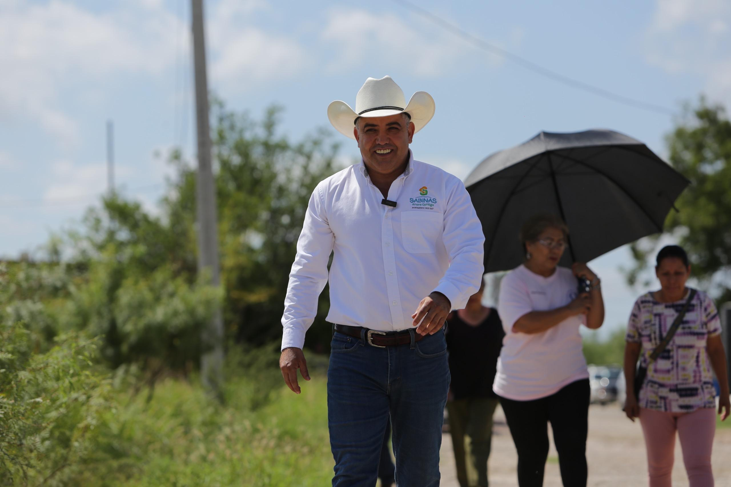 SUPERVISA ALCALDE CHANO DÍAZ LIMPIEZA EN VISTA HERMOSA Y ADVIERTE SANCIONES A QUIENES TIREN BASURA