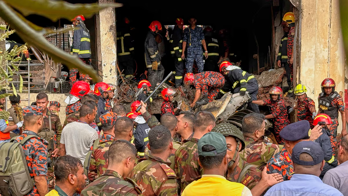 Jet del Ejército de Bangladesh se estrella contra escuela; hay 19 fallecidos