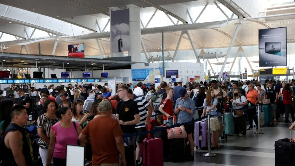 Cierran temporalmente el tráfico aéreo en Canadá tras una serie de amenazas de bomba