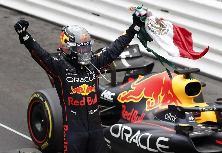 Recomiendan a ‘Checo’ Pérez en Cadillac