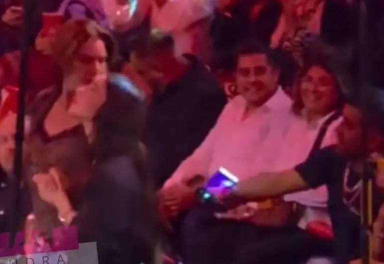 «Grosera e irrespetuosa»: fans critican comportamiento de Ángela Aguilar en concierto