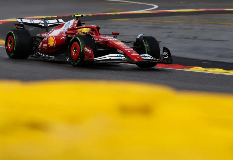 Hamilton satisfecho con su remontada en Bélgica, pero critica a la FIA