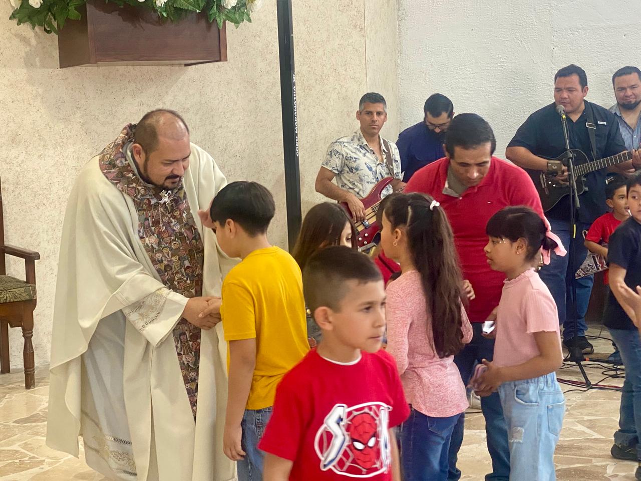 Entristece cambio del Padre Christian