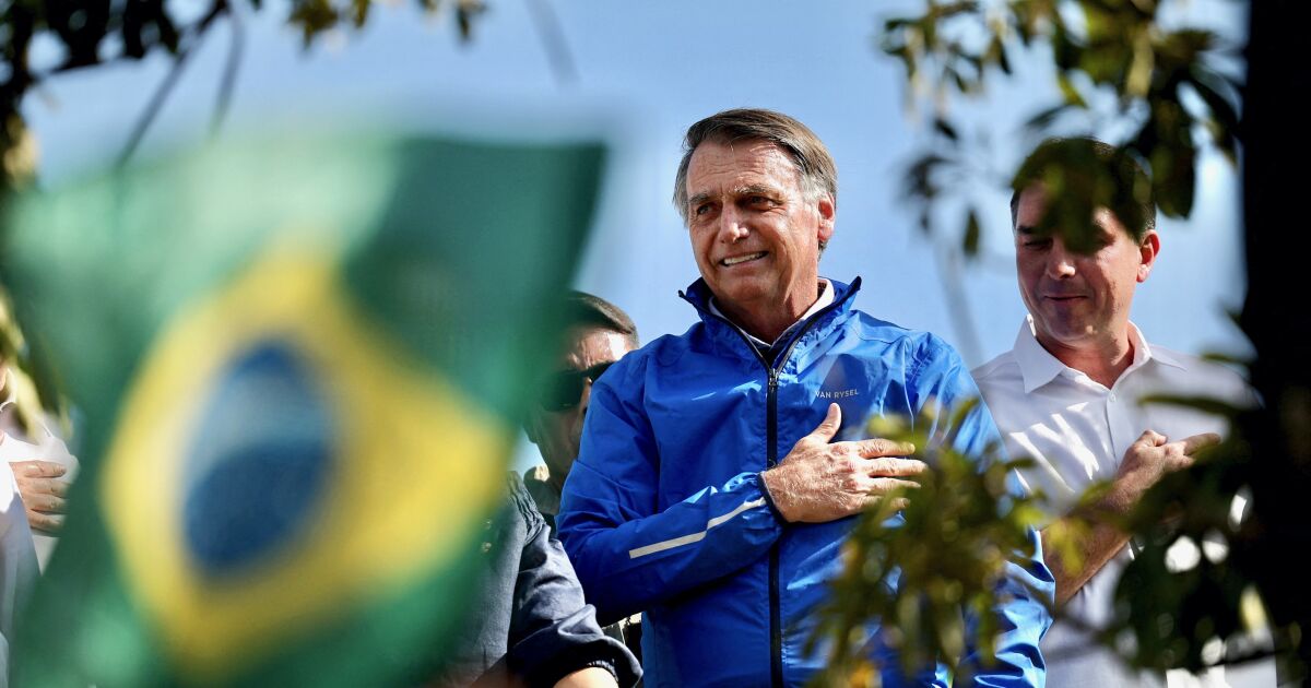 Ordenan arresto domiciliario contra expresidente Bolsonaro