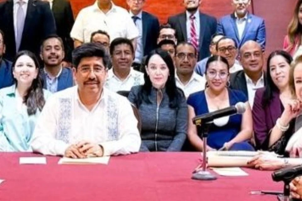Deja Vidulfo caso Ayotzinapa; se une a la Suprema Corte