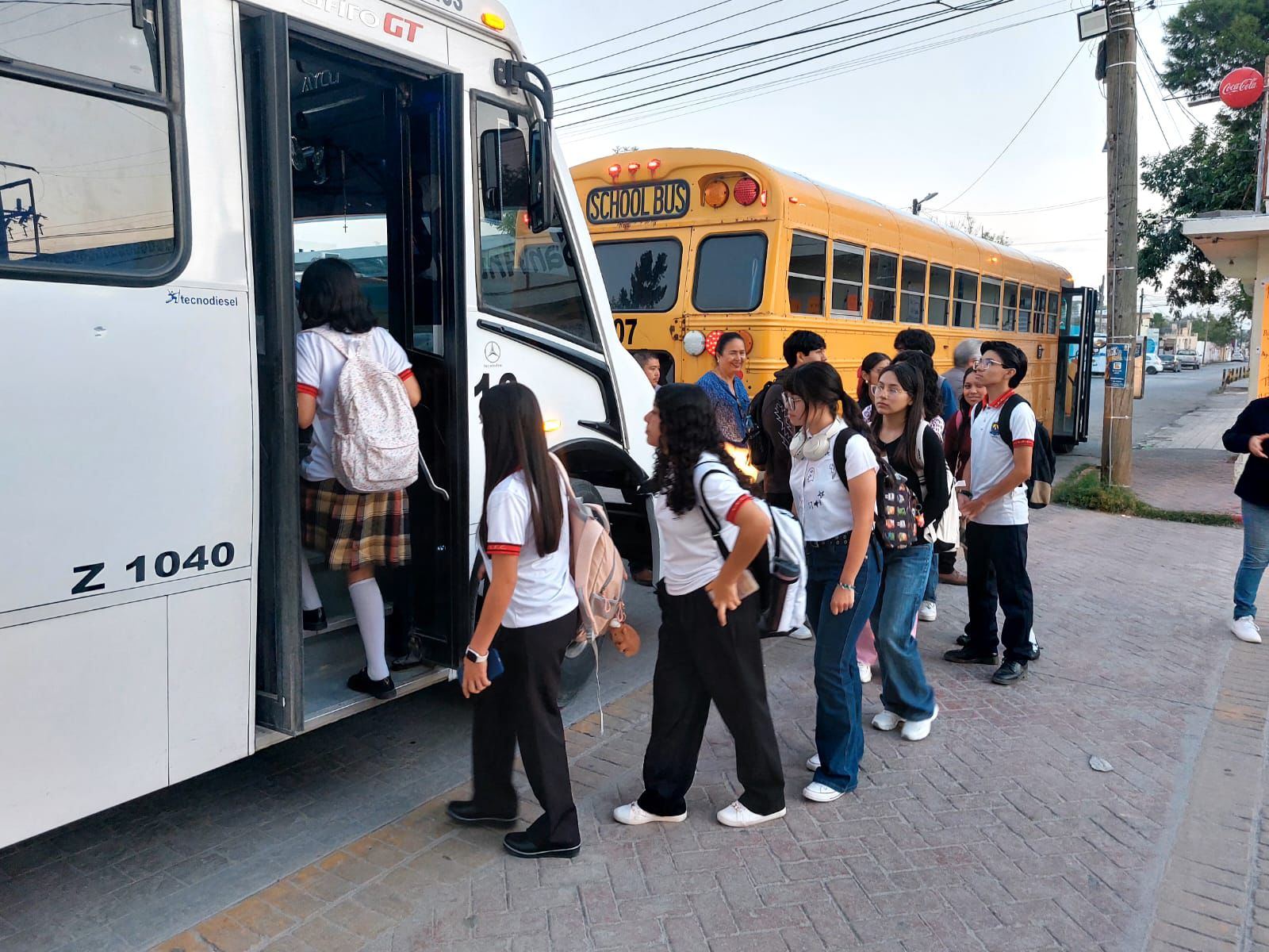 Brinda Castaños transporte seguro para los estudiantes