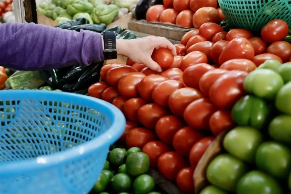 Desacelera inflación a 3.49% en la primera mitad de agosto