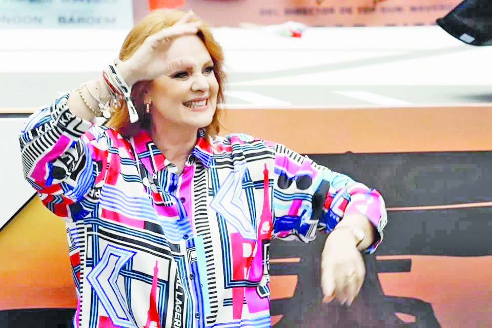 Denuncia Erika Buenfil robo de computadoras en Mítikah