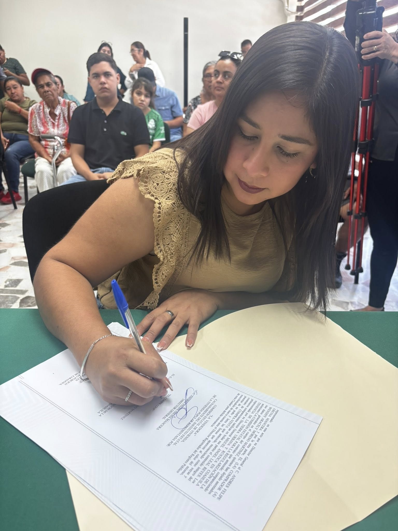 Coahuila impulsa certeza jurídica a familias de Rosita