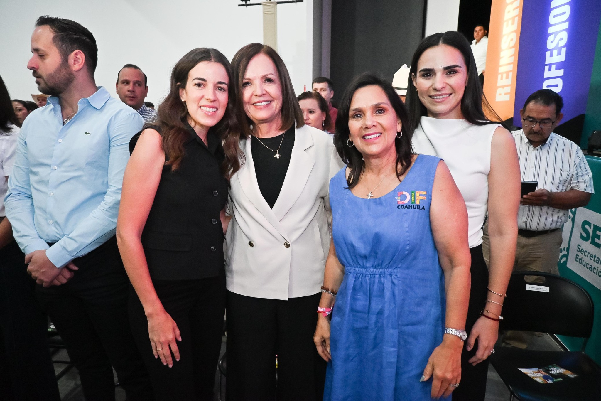 Reafirma CF compromiso para combatir adicciones            