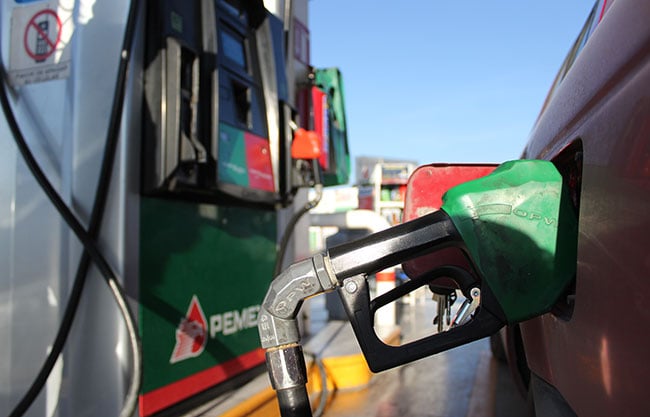 Gobierno renovará tope de gasolina en 24 pesos
