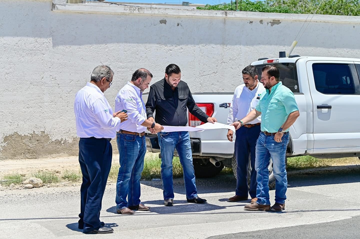 Fortalece Carlos servicios e infraestructura en colonias