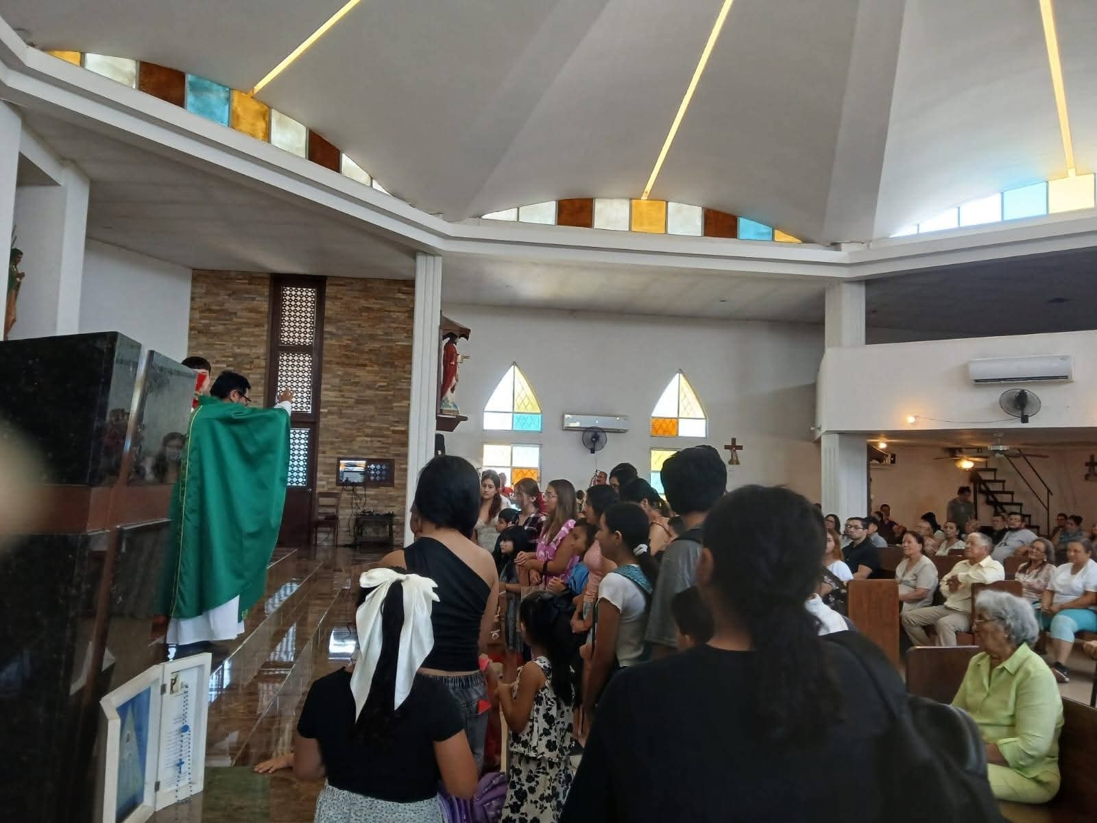 Regresan hoy a clases con la bendición de Dios