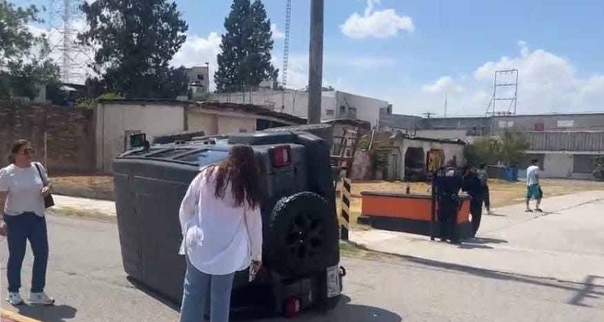 Sale ileso chofer tras volcadura en Sabinas