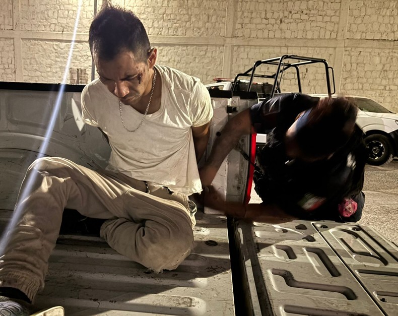 Salvan de ser linchado policías a malviviente
