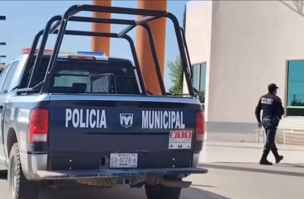 Mujer trata de quitarse la vida