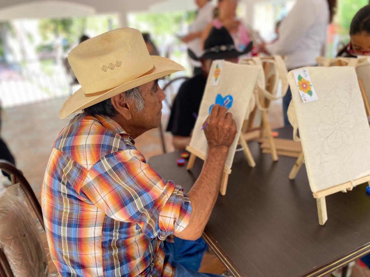 Impulsan en Ocampo actividades recreativas para adultos mayores