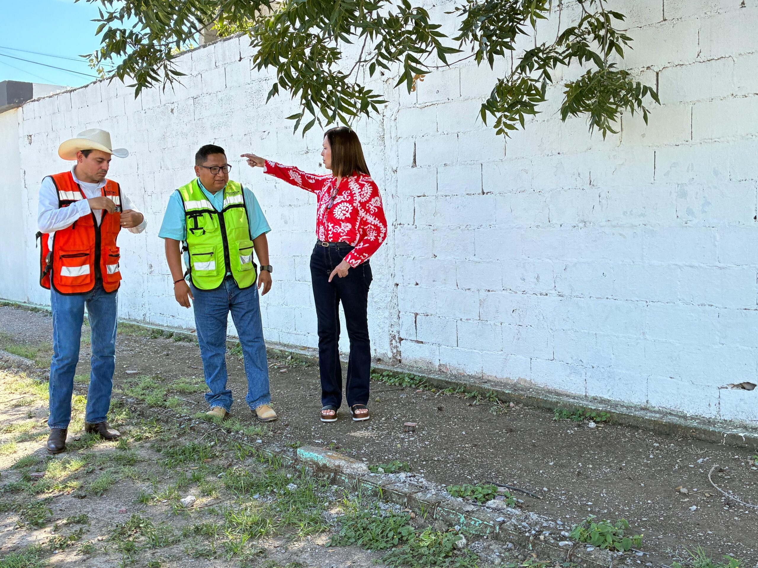 Recorre Sari las plazas de Frontera