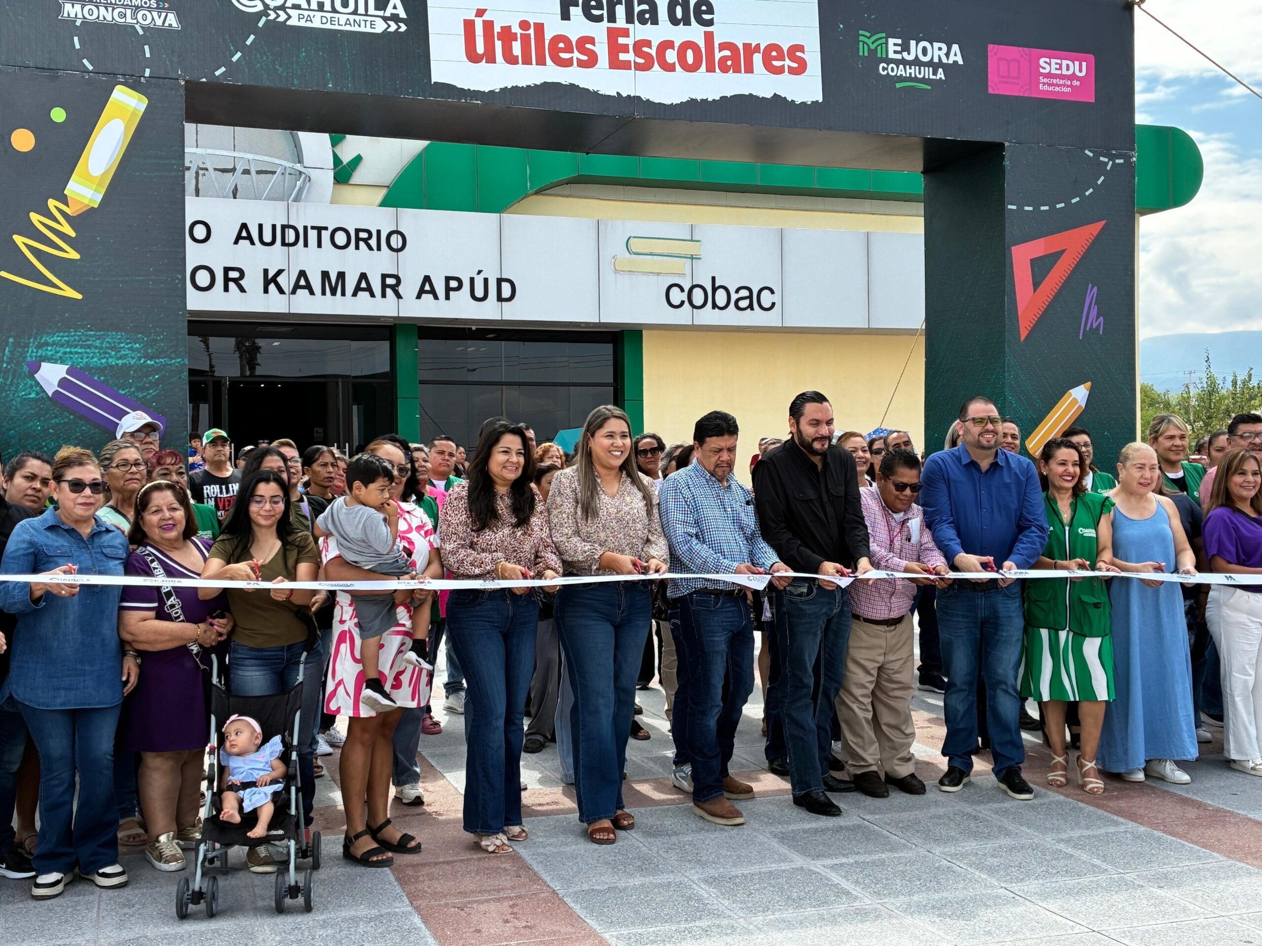 Realizan la segunda edición de Feria de Útiles Escolares