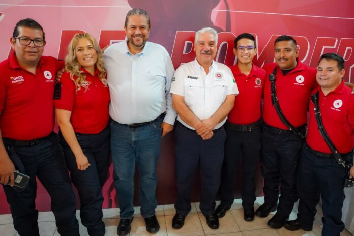 Reconoce Tomás Gutiérrez a Bomberos de RA en su día