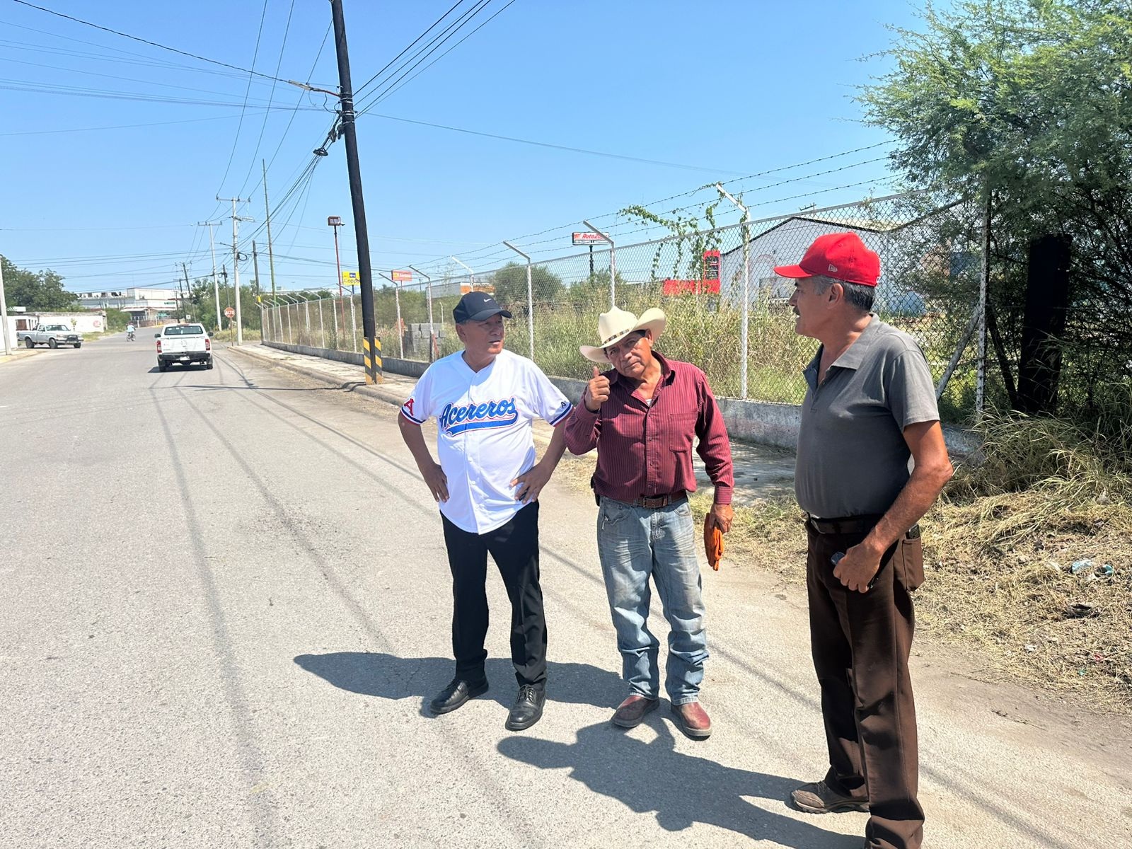 Resuelve Óscar Ríos peticiones ciudadanas