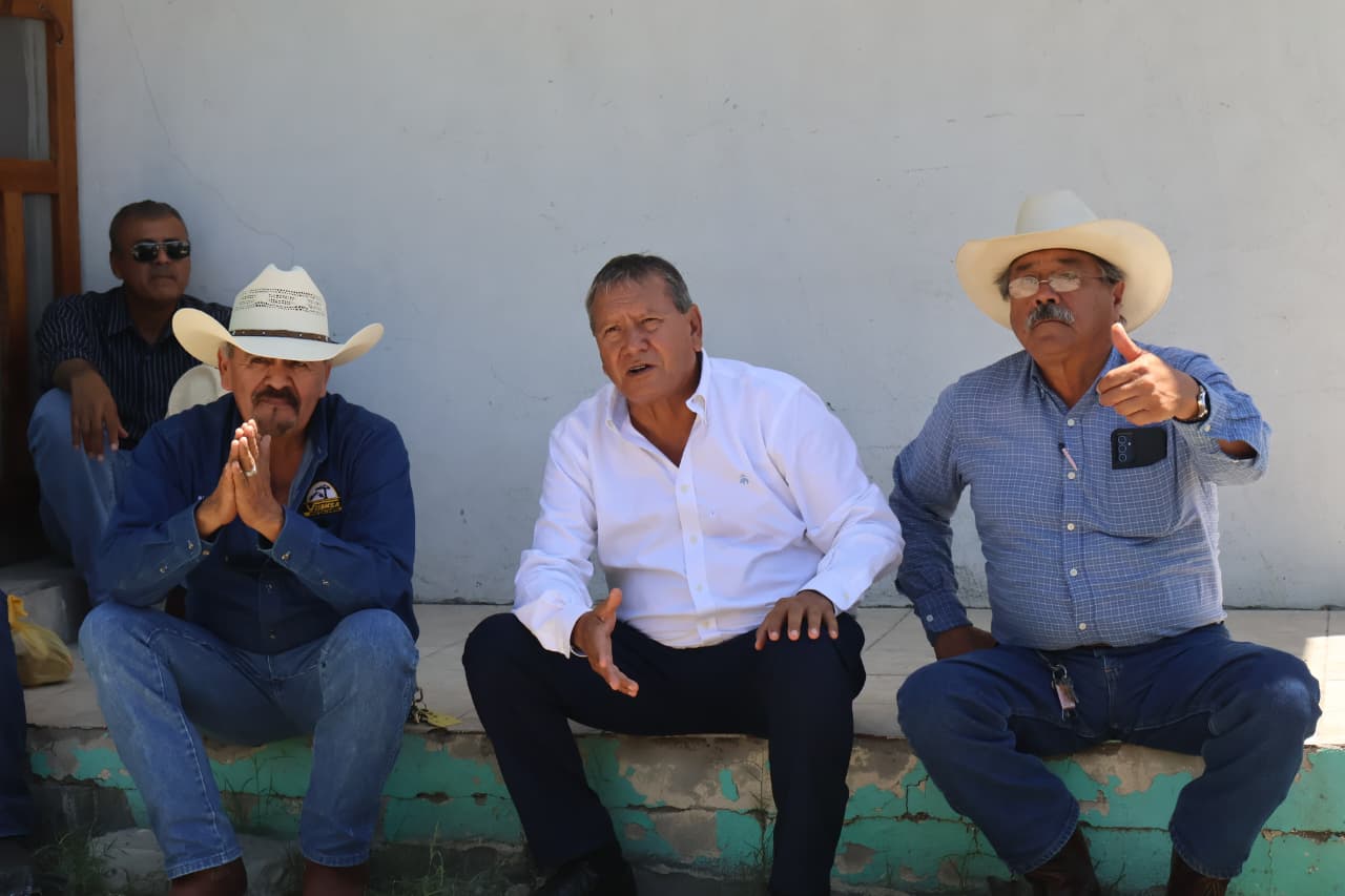 Responde Ríos a peticiones en la colonia «San Luisito»