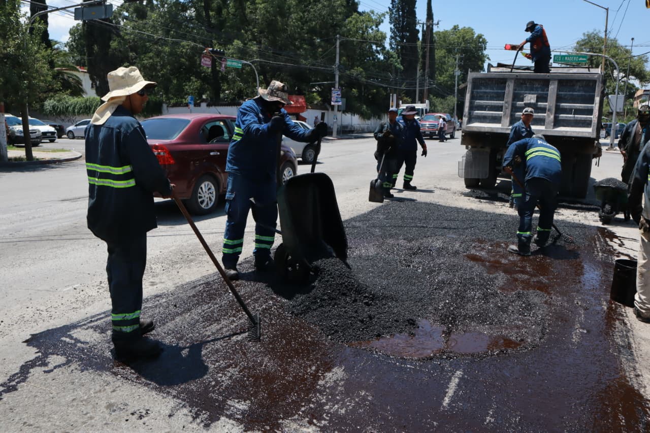 Saltillo intensifica bacheo y limpieza