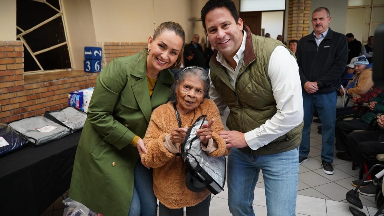 Sigue DIF entregando «Apoyos de Corazón»