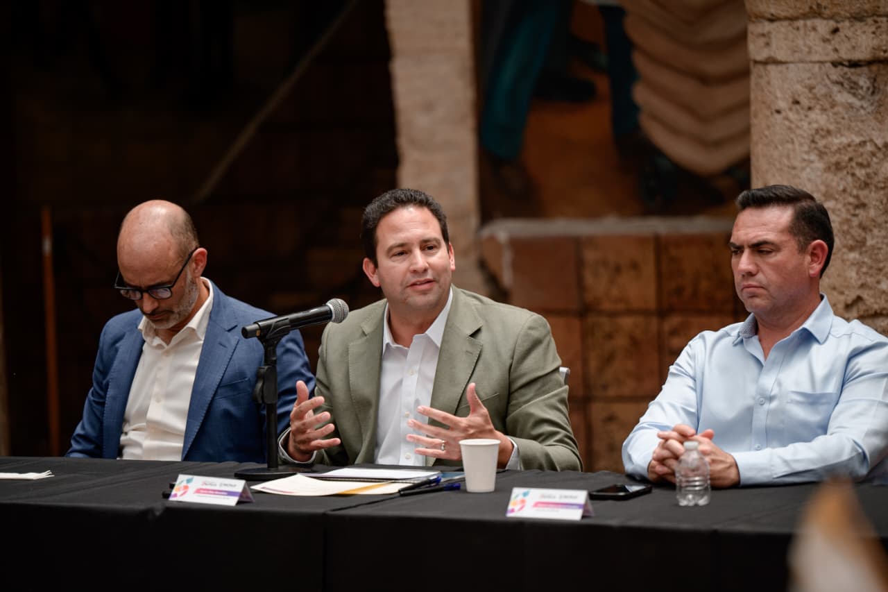 Comparten con empresarios y comerciantes avances del proyecto de revitalización del Distrito Centro