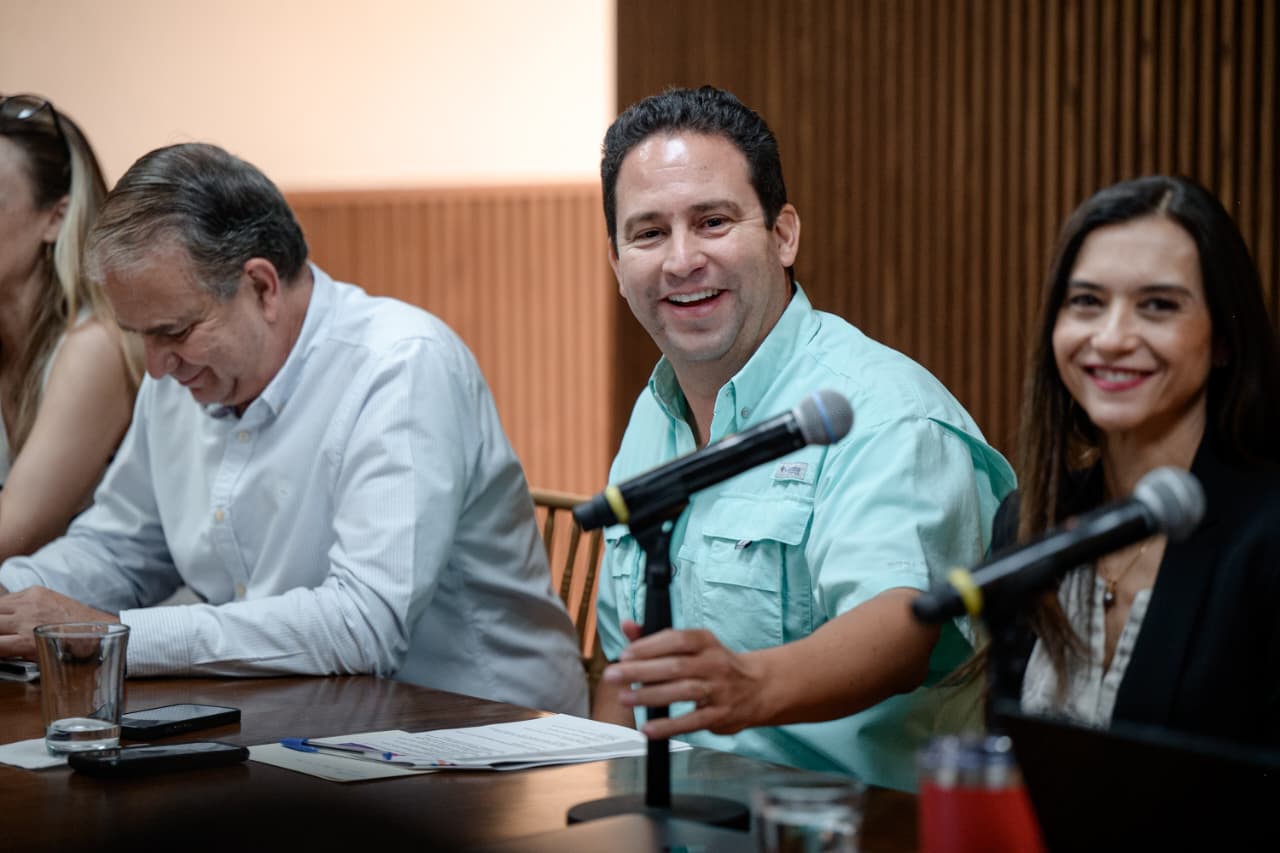 Instruye Javier a su equipo a redoblar esfuerzos por Saltillo
