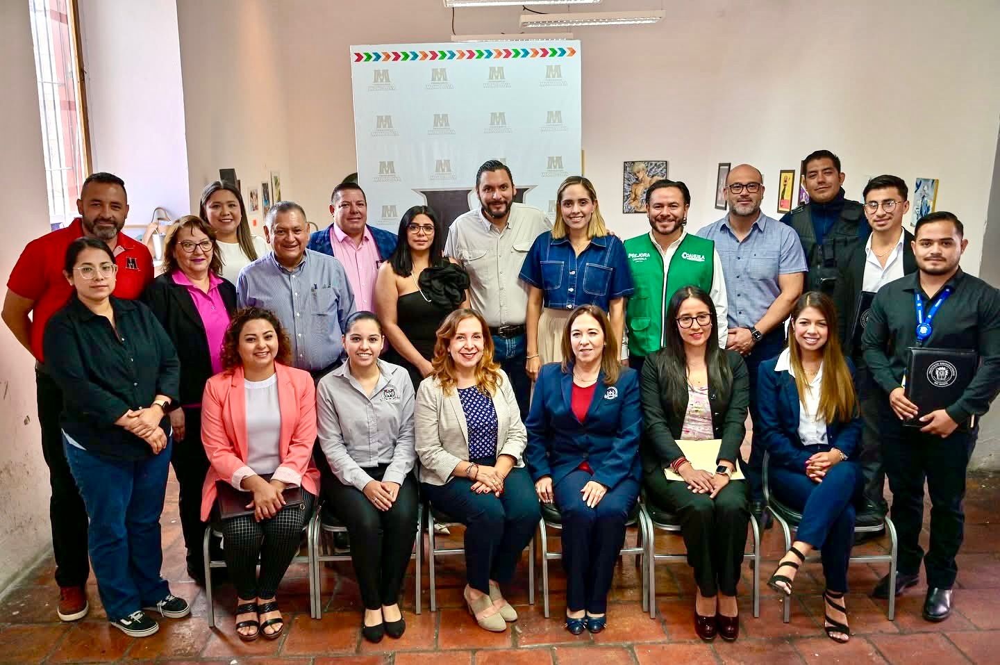 Firma Villarreal convenio para apoyar estudiantes