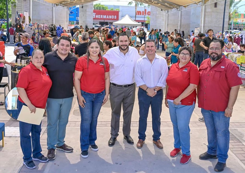 Impulsa Carlos segunda Feria de Útiles Escolares