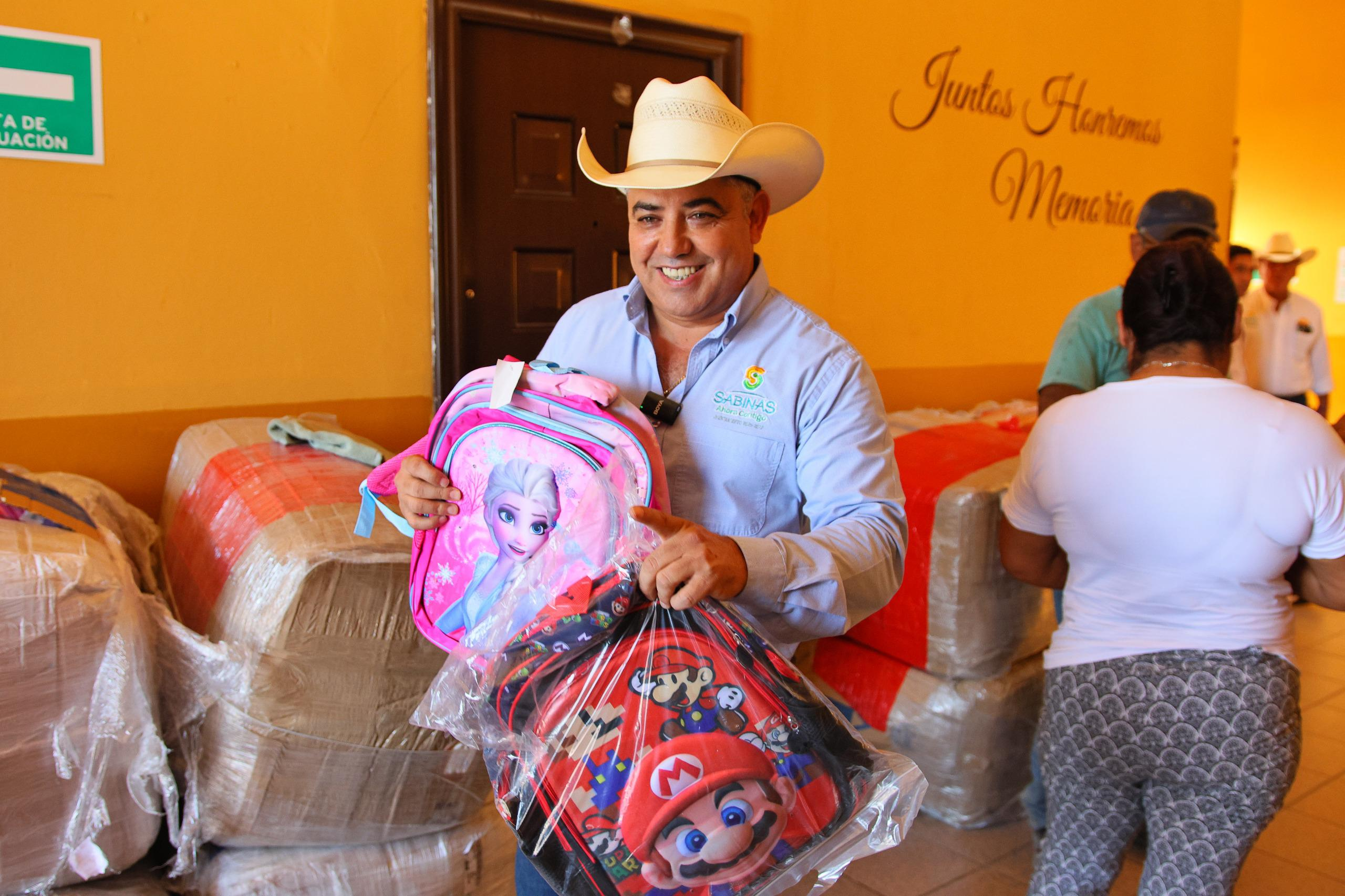 ENTREGARÁ CHANO DÍAZ MOCHILAS Y ÚTILES ESCOLARES A TODOS LOS NIÑOS DE SABINAS
