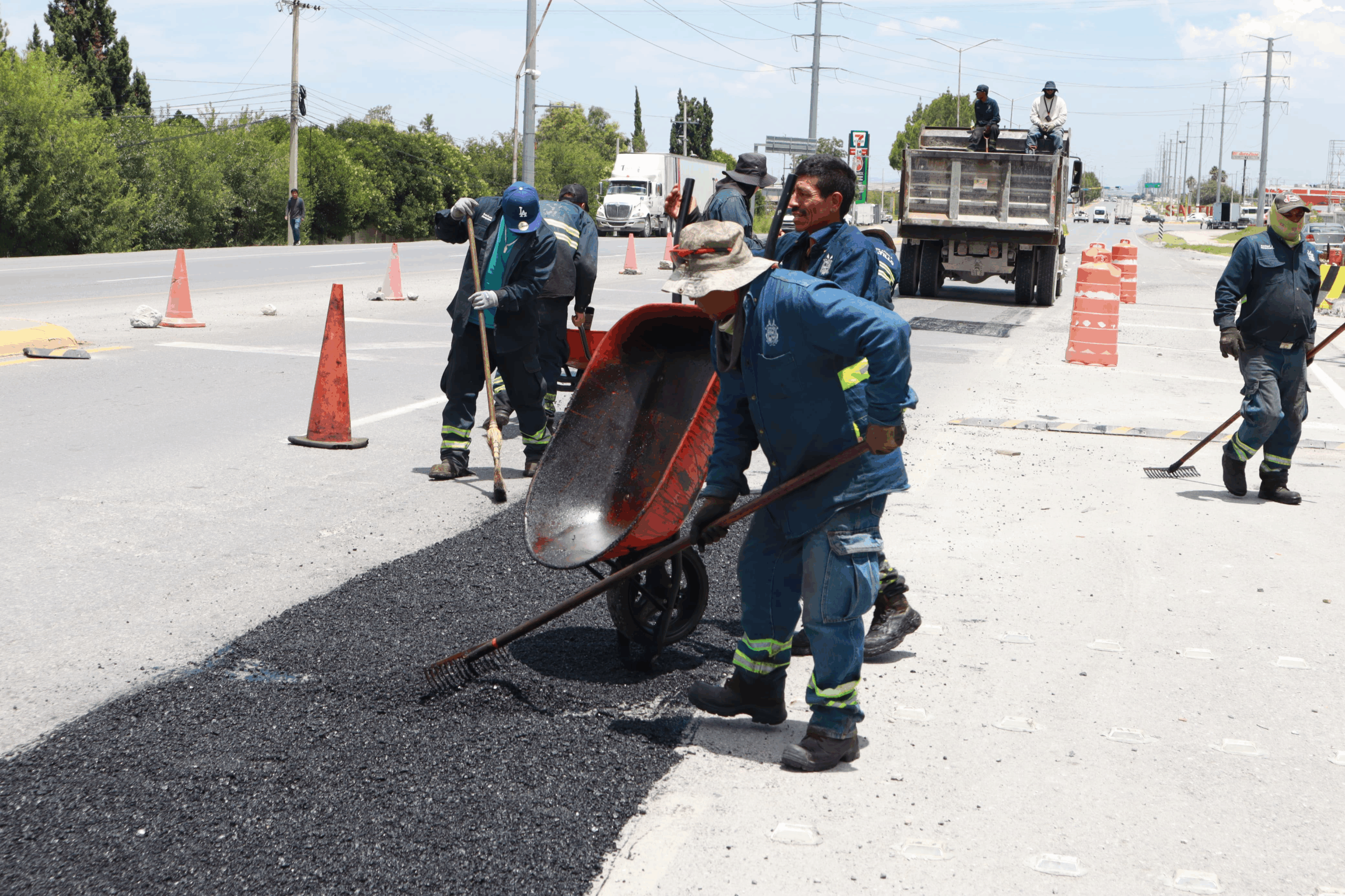 Siguen acciones de bacheo en Saltillo