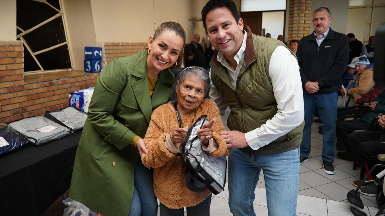 Sigue DIF Saltillo entregando «Apoyos de Corazón» a personas adultas mayores