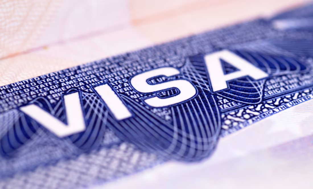 EU retira visas a funcionarios de África y Brasil por contratar misiones médicas cubanas; las califica como trabajo forzado