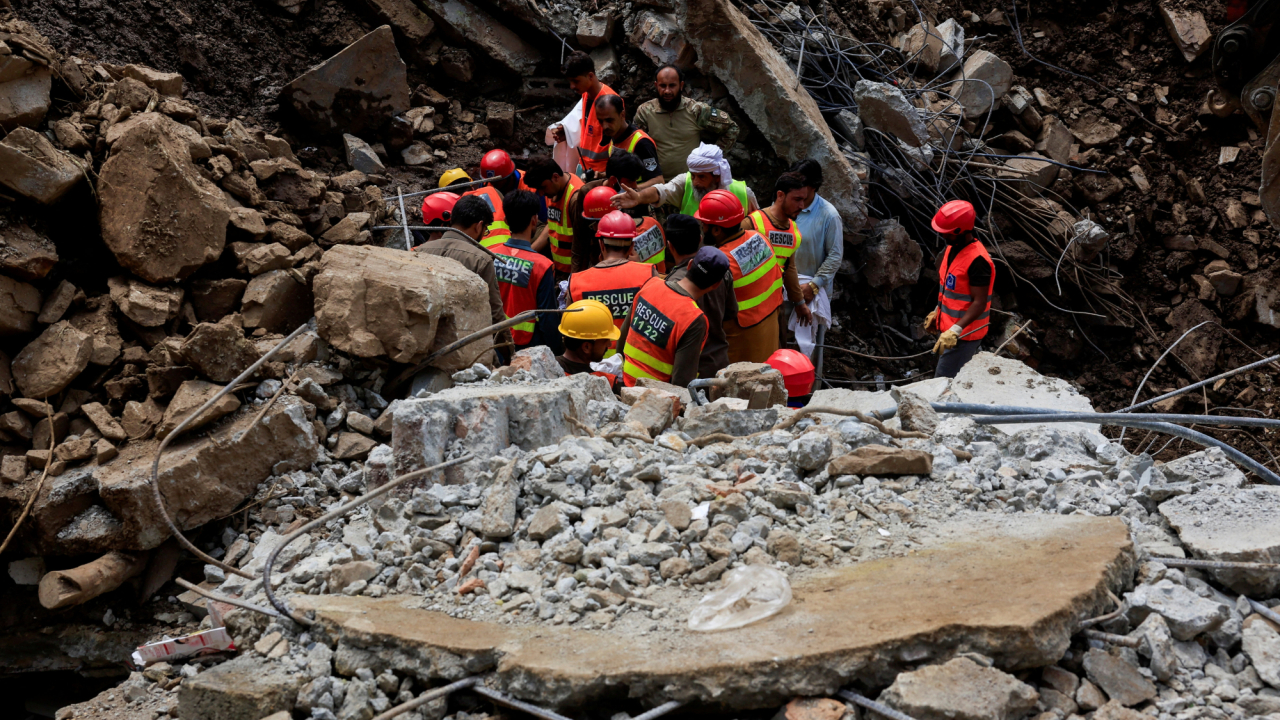 Lluvias del monzón dejan casi 400 personas sin vida en Pakistán