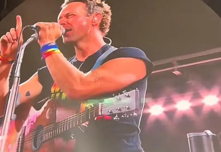 Chris Martin confirma que la Kiss-Cam seguirá en los conciertos de Coldplay