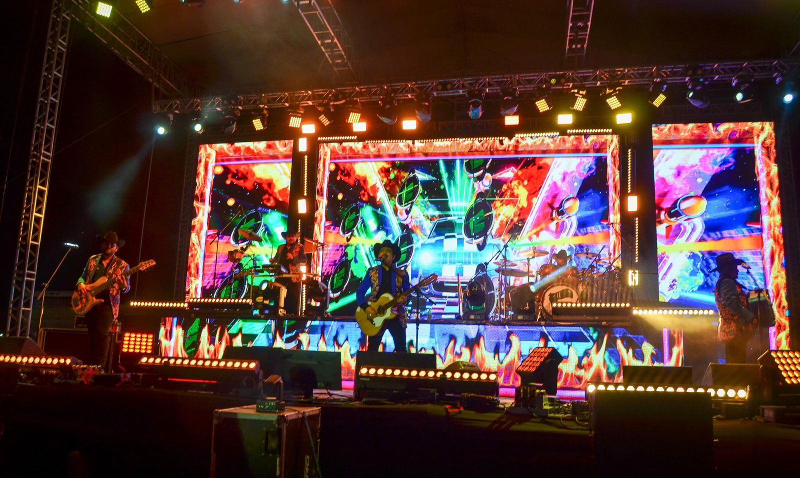 Los Tucanes de Tijuana encienden el regreso de la Feria de Santa Rosa con lleno total