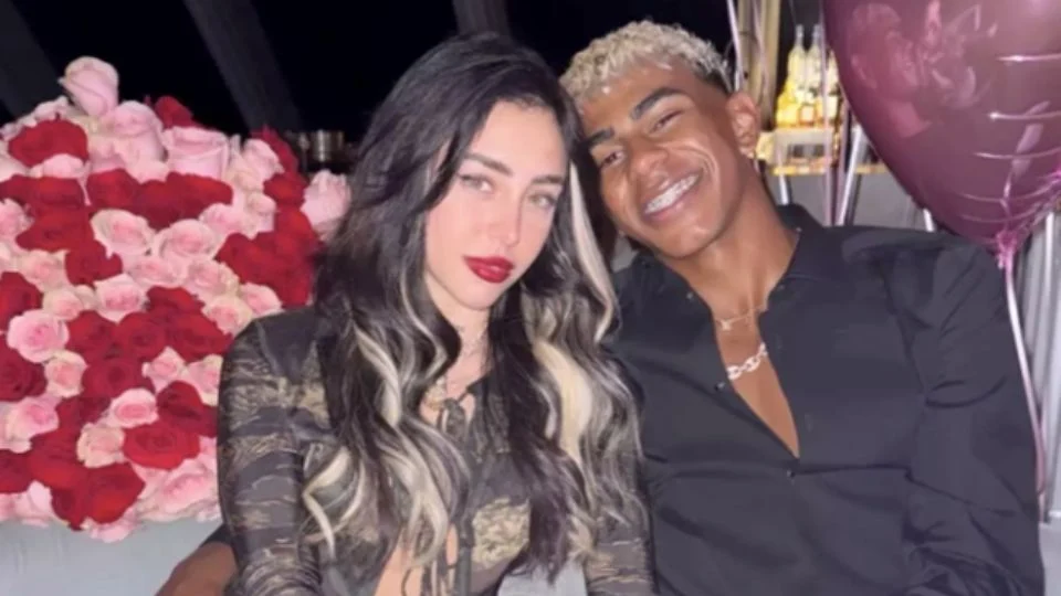 Lamine Yamal, futbolista del Barcelona de 18 años, ‘confirma’ romance con la cantante argentina Nicki Nicole, de 25
