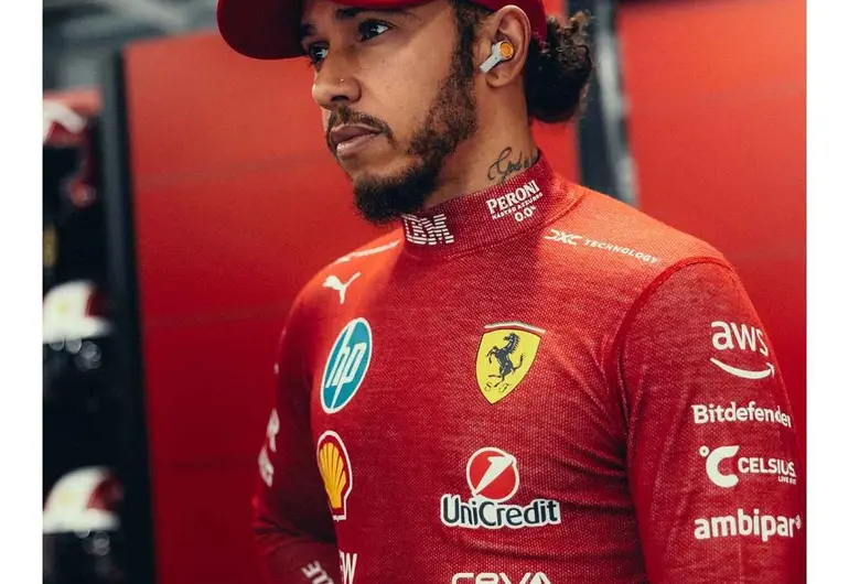 Bernie Ecclestone aconseja a Lewis Hamilton dejar la F1