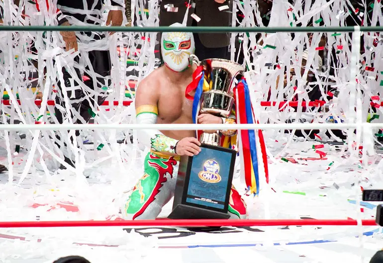Místico ganó el Grand Prix Internacional 2025 del CMLL