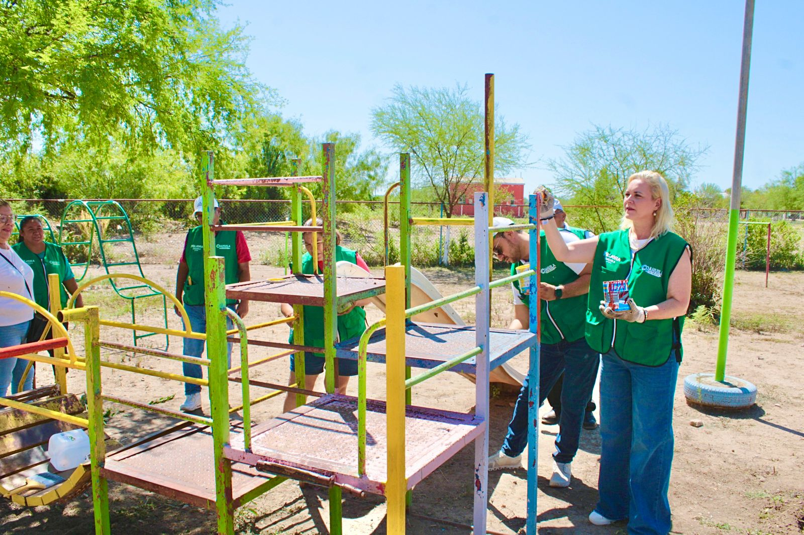 Gobierno Municipal de Múzquiz y Mejora Coahuila ponen en marcha el programa “Pinta Tu Escuela” en el Jardín de Niños Jaime Torres Bodet del mineral de Rancherías