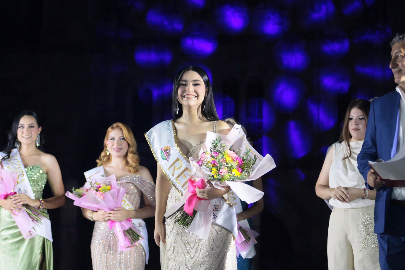 Es Jizzelle Reina de la Feria de Santa Rosa