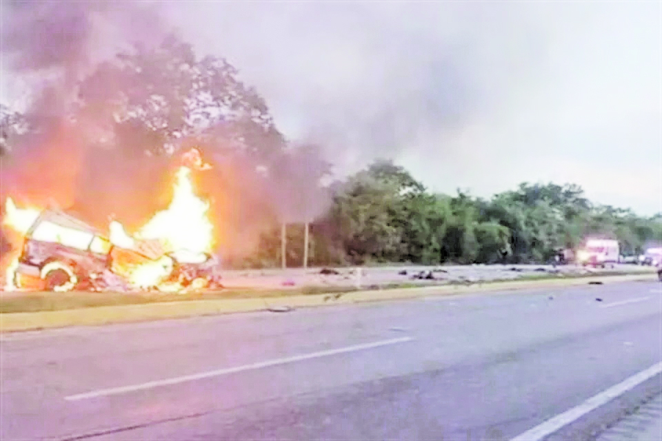 Fallecen quince en accidente carretero