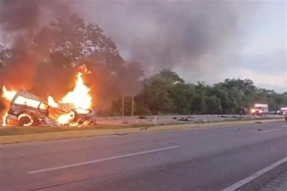 Mueren quince en accidente carretero