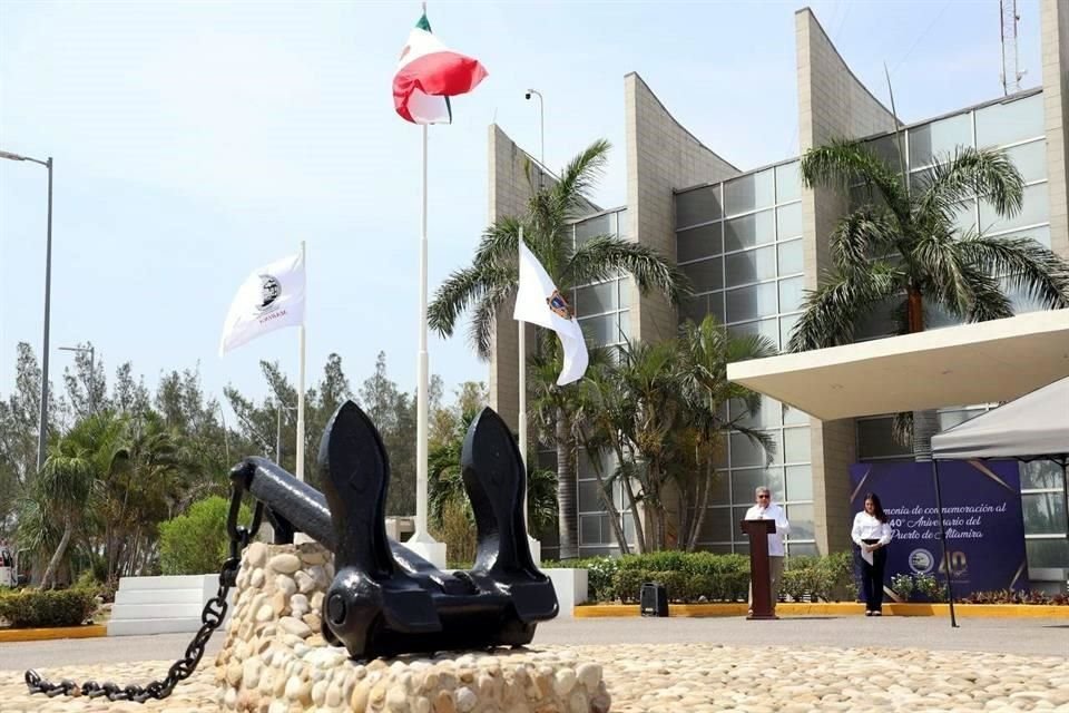 Se suicida marino por huachicol fiscal